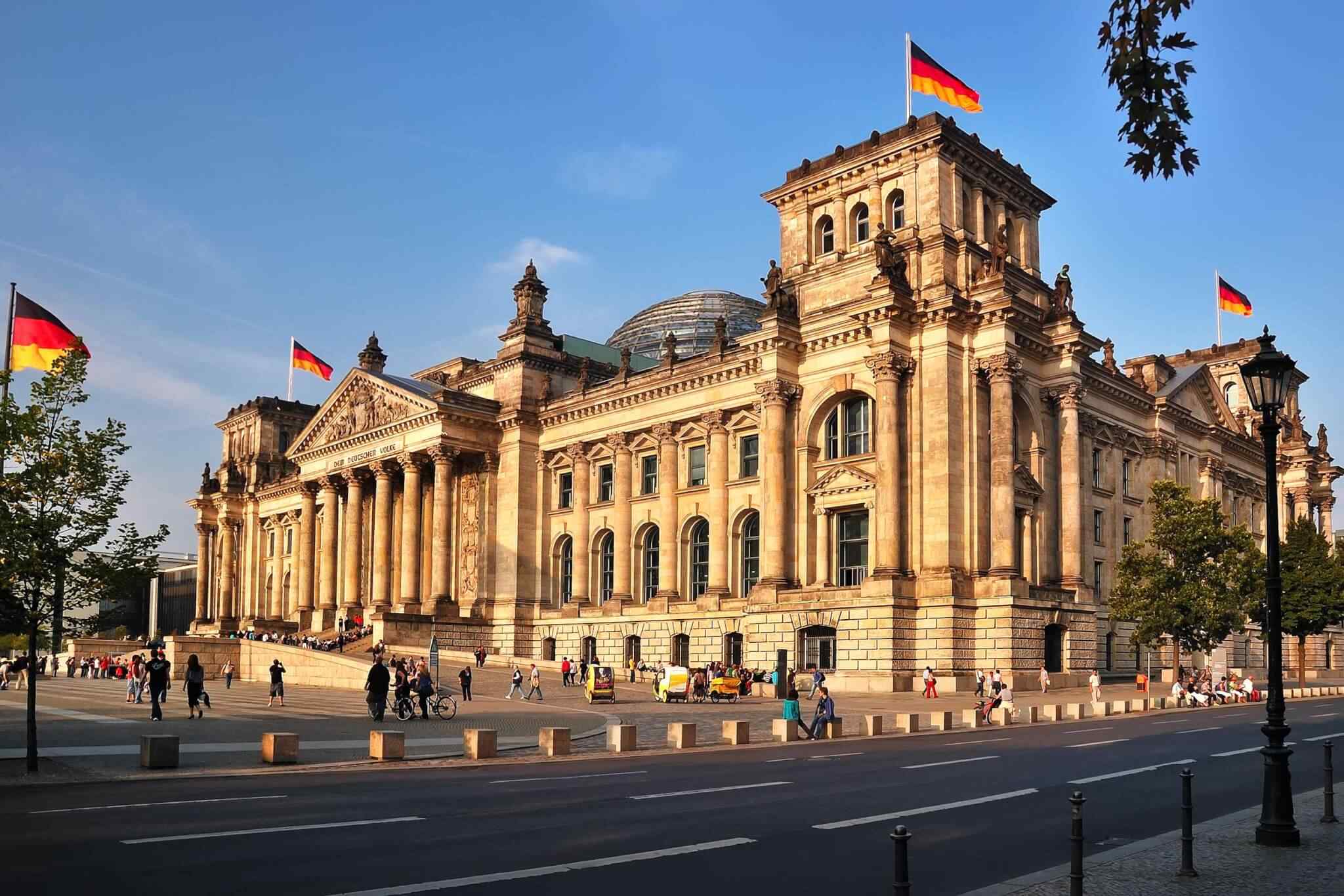 https://lilacmoments.com/wp-content/uploads/2018/09/destination-berlin-01.jpg