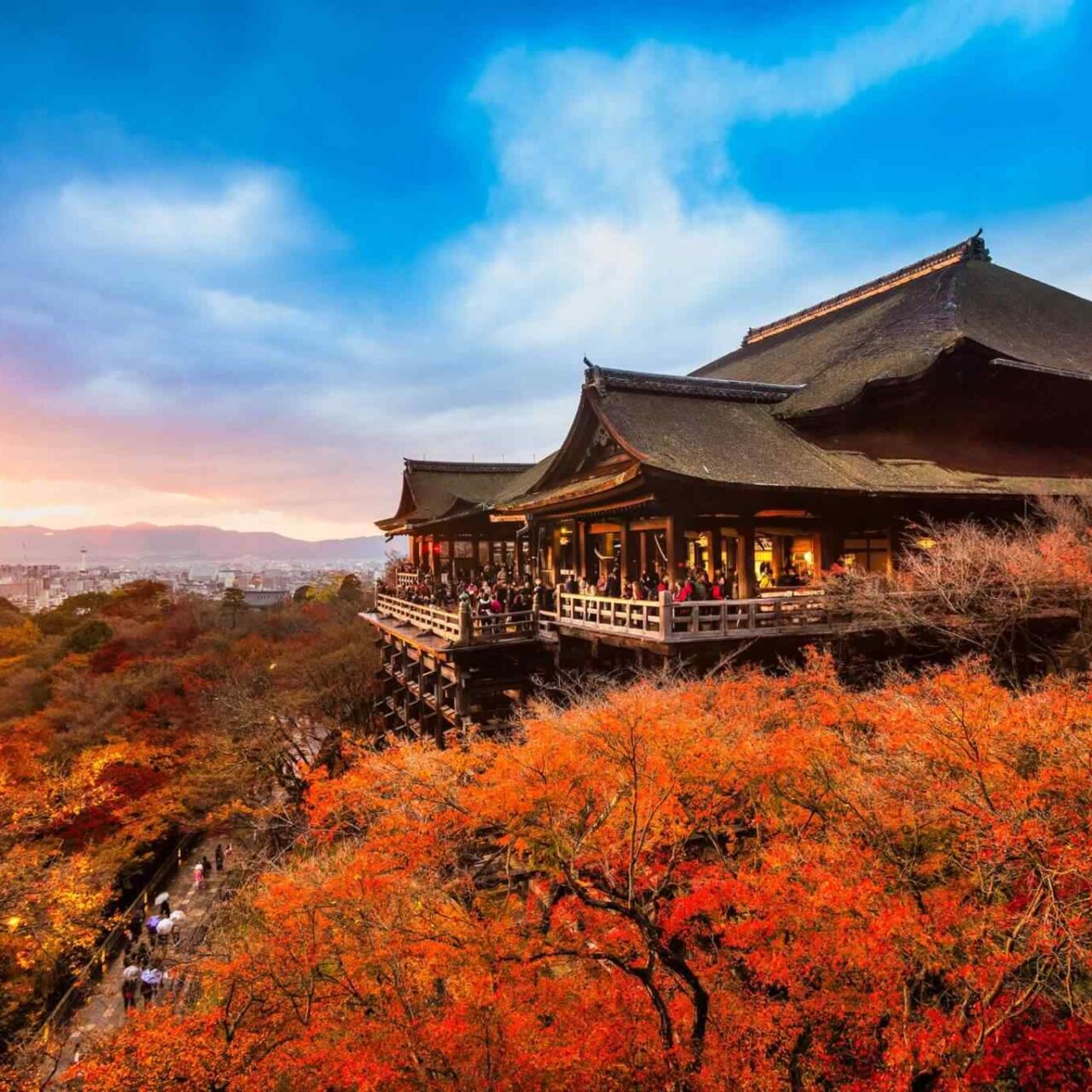 https://lilacmoments.com/wp-content/uploads/2018/09/destination-kyoto-01-1280x1280.jpg