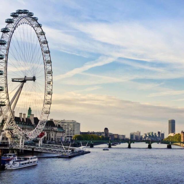 https://lilacmoments.com/wp-content/uploads/2018/09/destination-london-01-640x640.jpg