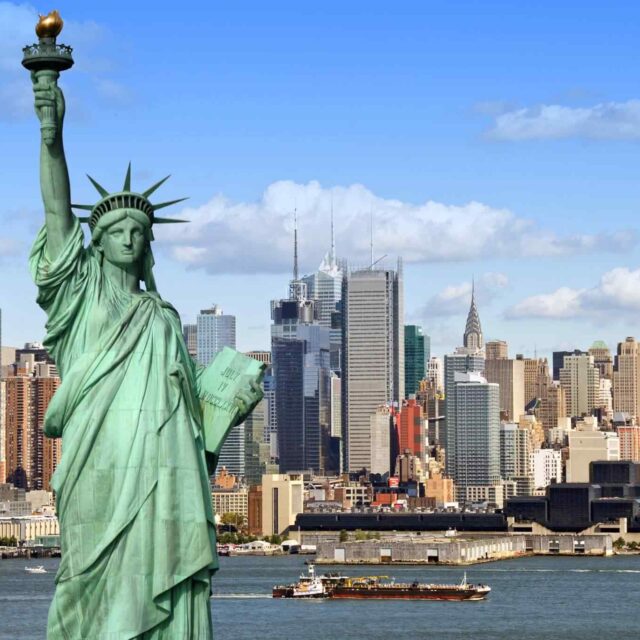 https://lilacmoments.com/wp-content/uploads/2018/09/destination-new-york-01-640x640.jpg